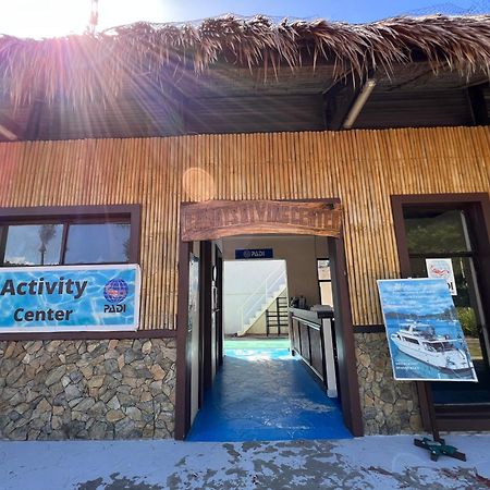 Hotel Fridays Puerto Galera Exterior foto