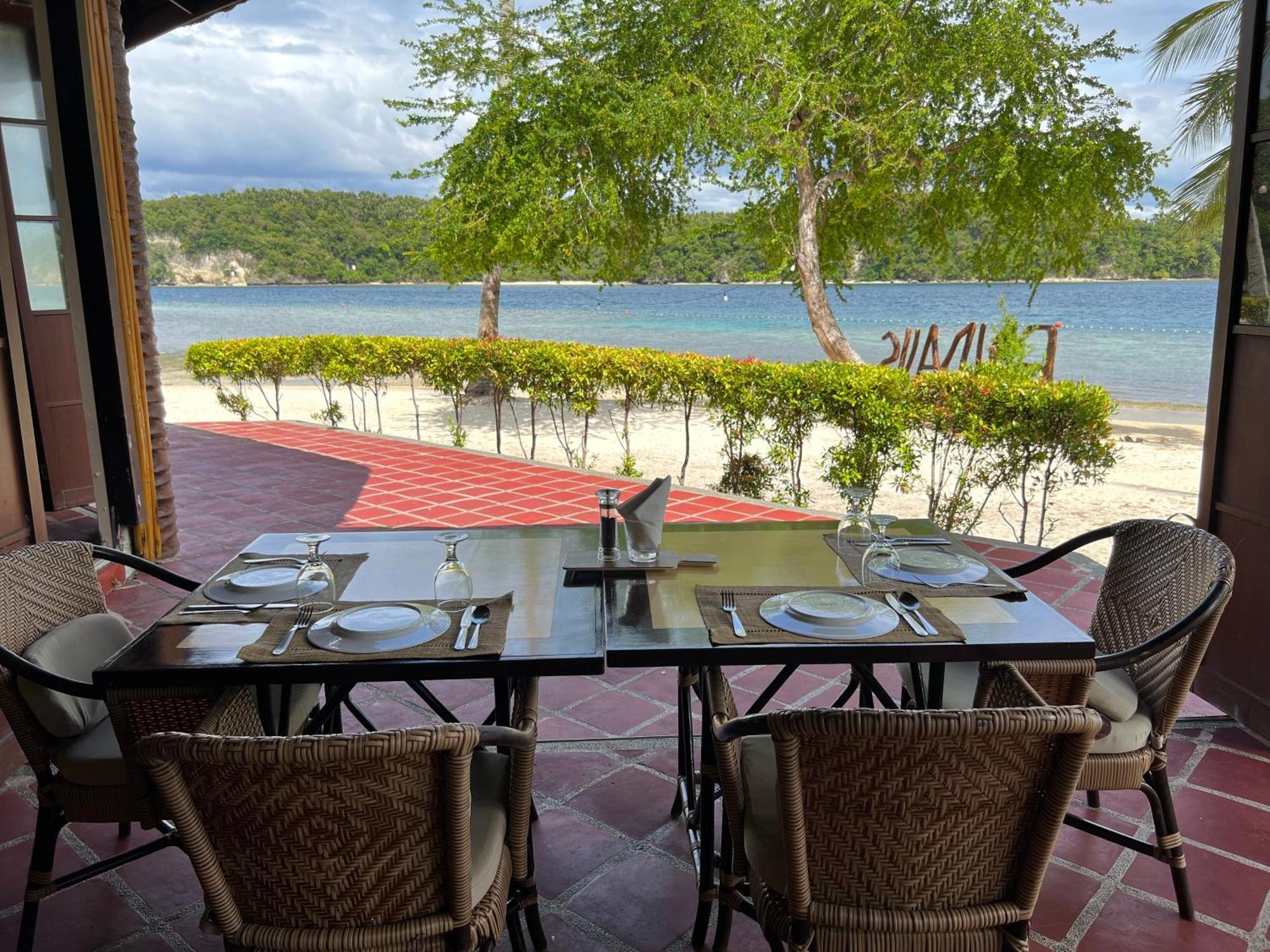 Hotel Fridays Puerto Galera Exterior foto